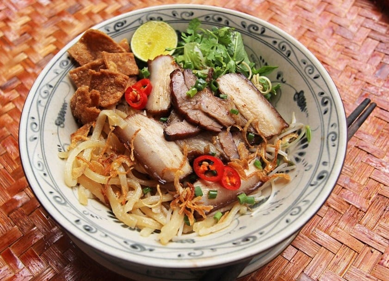 Thưởng thức hương vị cao lầu Hội An trứ danh